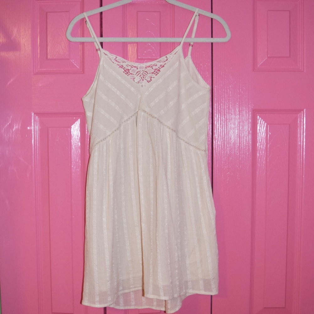 white billabong sundress LIKE NEW XS FITS S AND M